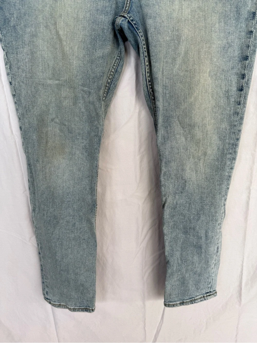 Banana Republic Light Wash Men's Jeans - Classic Slim Fit